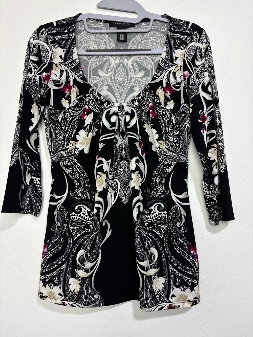 White House Black Market XS Black White Purple Paisley Tunic Blouse V-Neck 3/4